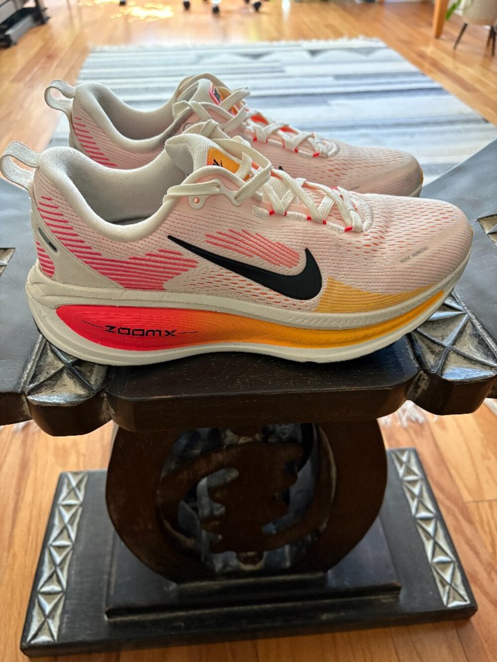 Nike Vomero 18 Running Shoes, W 8.5